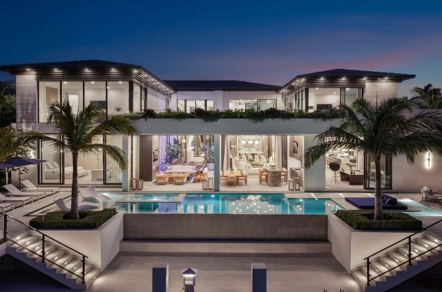 207 W Coconut Palm Road, Boca Raton